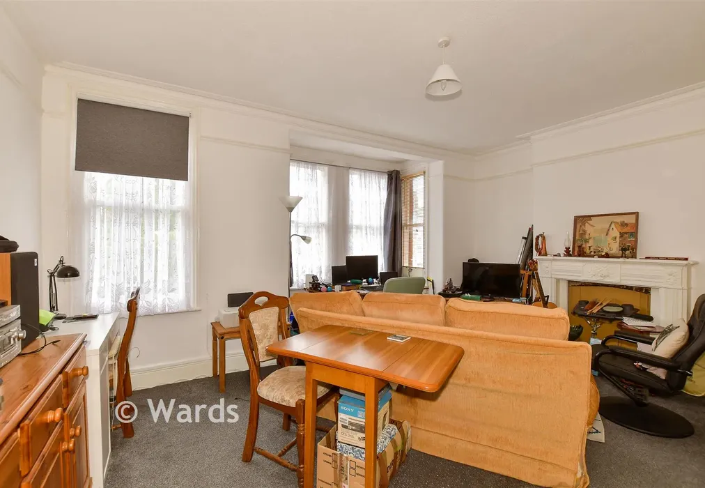 Lounge - Queens Gardens, Herne Bay, Kent - Wards of Kent