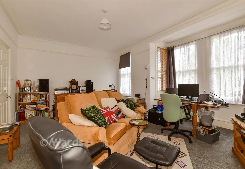 Lounge - Queens Gardens, Herne Bay, Kent - Wards of Kent