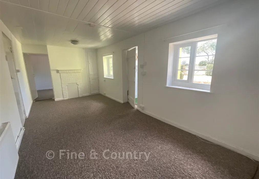 Aida Sitting Room - Forelands Field Road, Bembridge, Isle of Wight - Wards of Kent