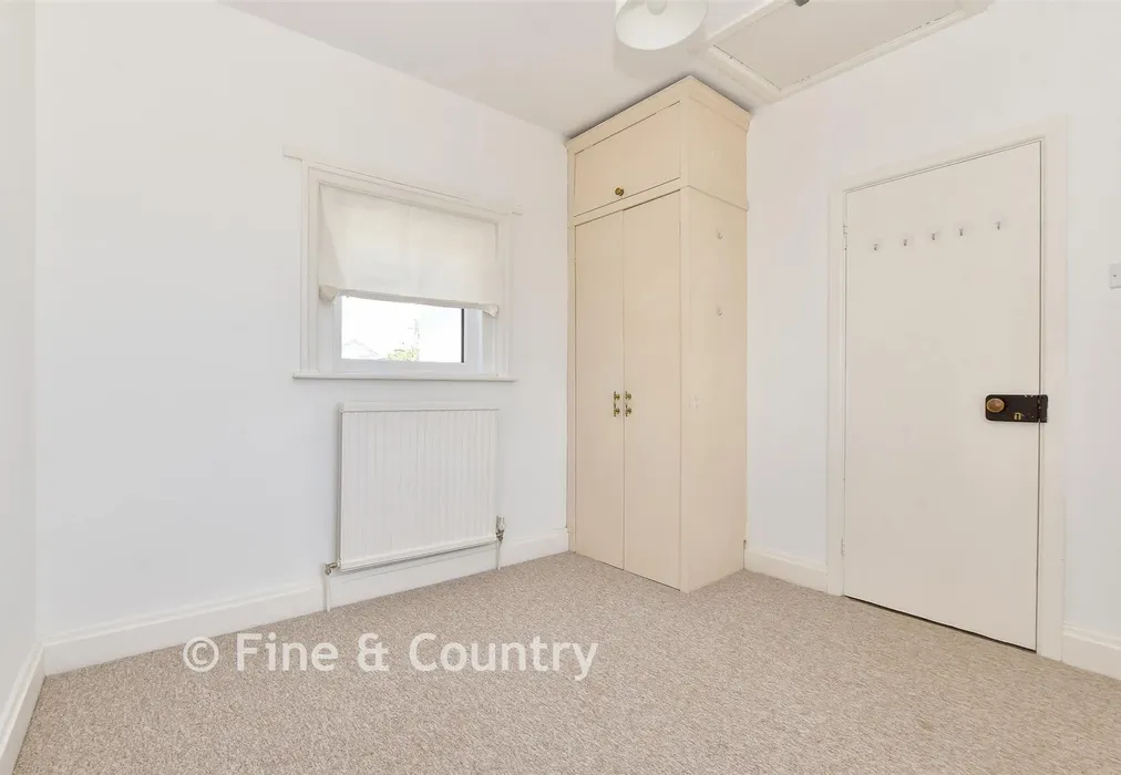 Bedroom 2 - Forelands Field Road, Bembridge, Isle of Wight - Wards of Kent