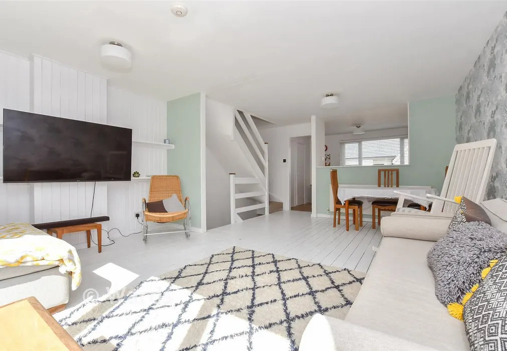 Lounge/ Diner - Victoria Road, Hythe, Kent - Wards of Kent