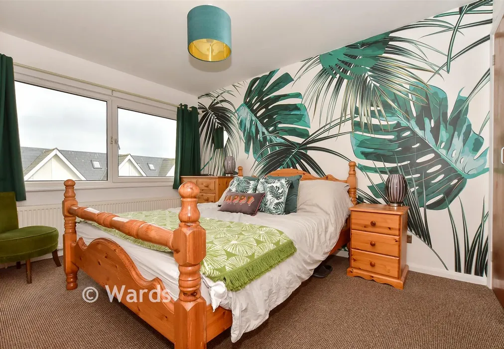 Bedroom 1 - Victoria Road, Hythe, Kent - Wards of Kent