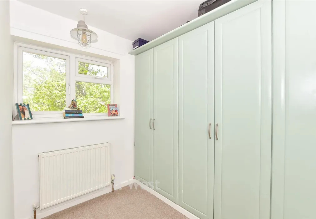 Bedroom 3 - The Rise, Crawley, West Sussex - Wards of Kent