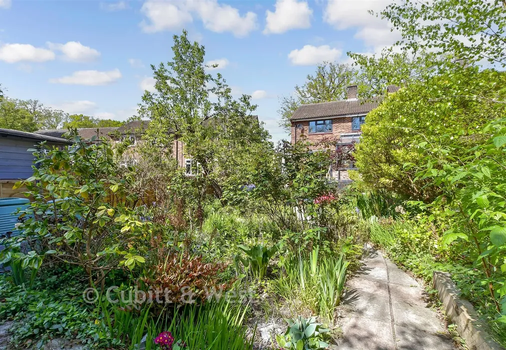Rear Garden - The Rise, Crawley, West Sussex - Wards of Kent