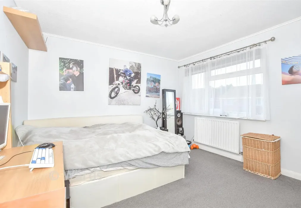 Bedroom 1 - Forest Hill, Tovil Green, Kent - Wards of Kent
