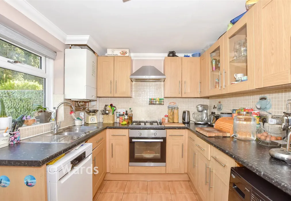 Kitchen - Forest Hill, Tovil Green, Kent - Wards of Kent