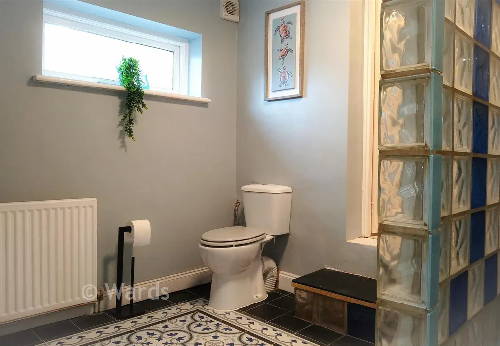 Shower Room - V1 - Hillbrow Road, Ramsgate, Kent - Wards of Kent