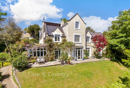 Chine Avenue, Shanklin, Isle of Wight - Wards of Kent