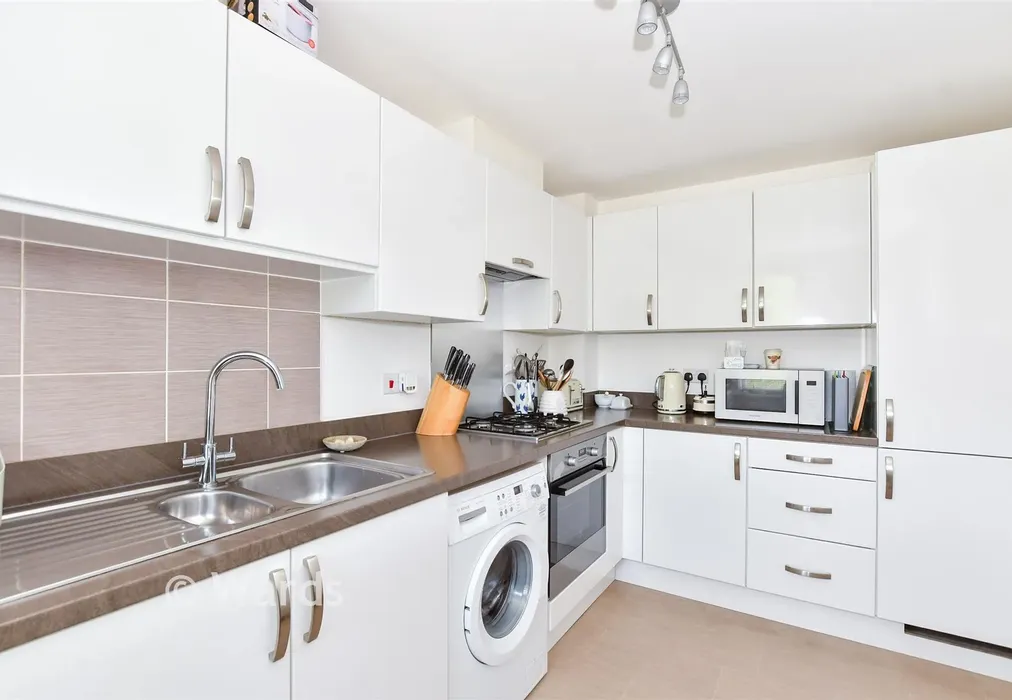 Kitchen - Woodpecker Close, Allington, Kent - Wards of Kent