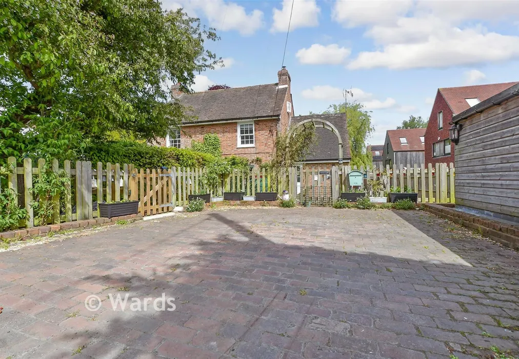 Driveway/Parking - The Street, Appledore, Kent - Wards of Kent