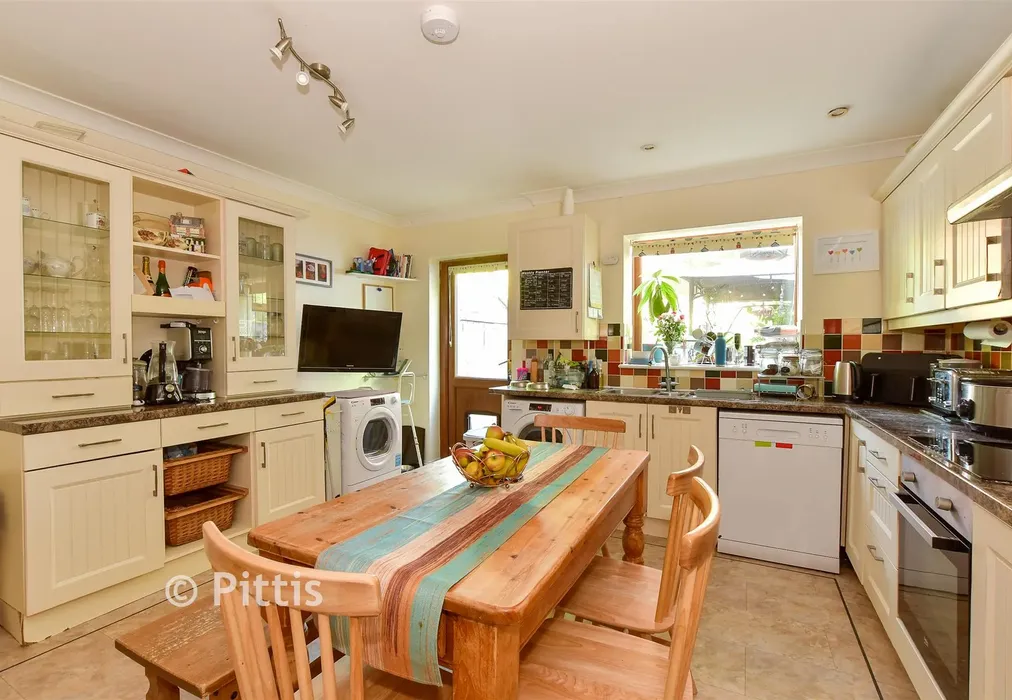 Kitchen/ Dining Room - Westhill Road, Shanklin, Isle of Wight - Wards of Kent