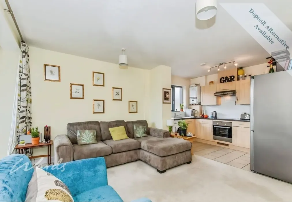 Lounge - Clarence Row Gravesend DA12 - Wards of Kent