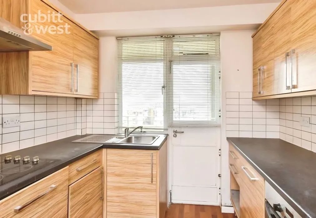 Kitchen - DEPOSIT ALTERNATIVE AVAILABLE, Kings Road, BN1 - Wards of Kent