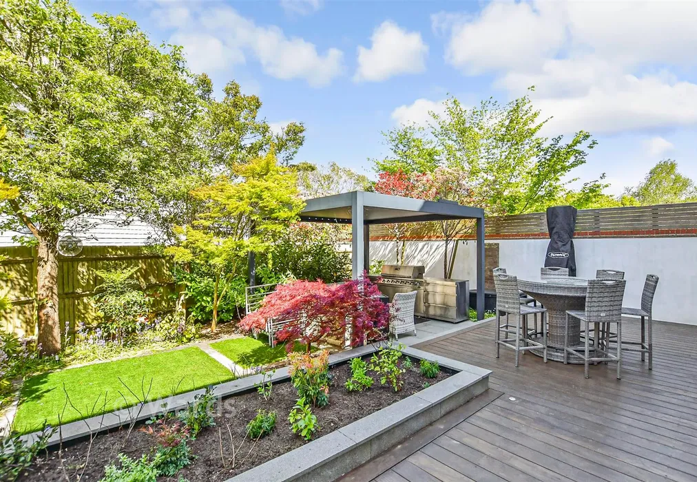 Rear Garden - Beachamwell Drive, Kings Hill, Kent - Wards of Kent