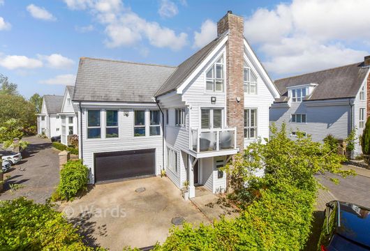 Beachamwell Drive, Kings Hill, Kent - Wards of Kent