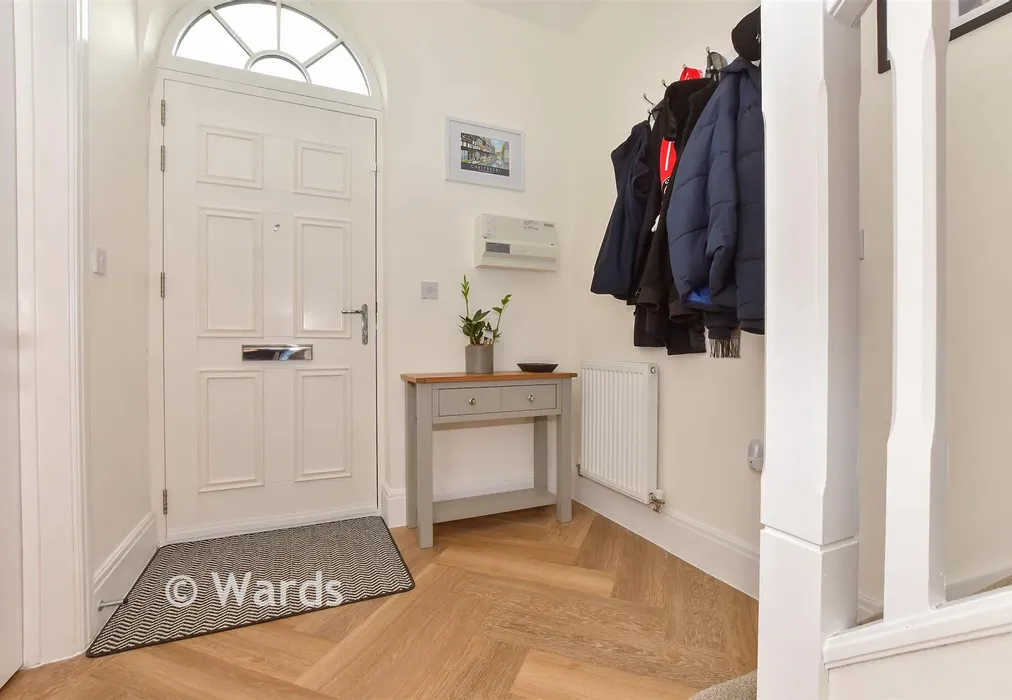 Entrance Hall - Kestrel Grove, Whitfield, Kent - Wards of Kent