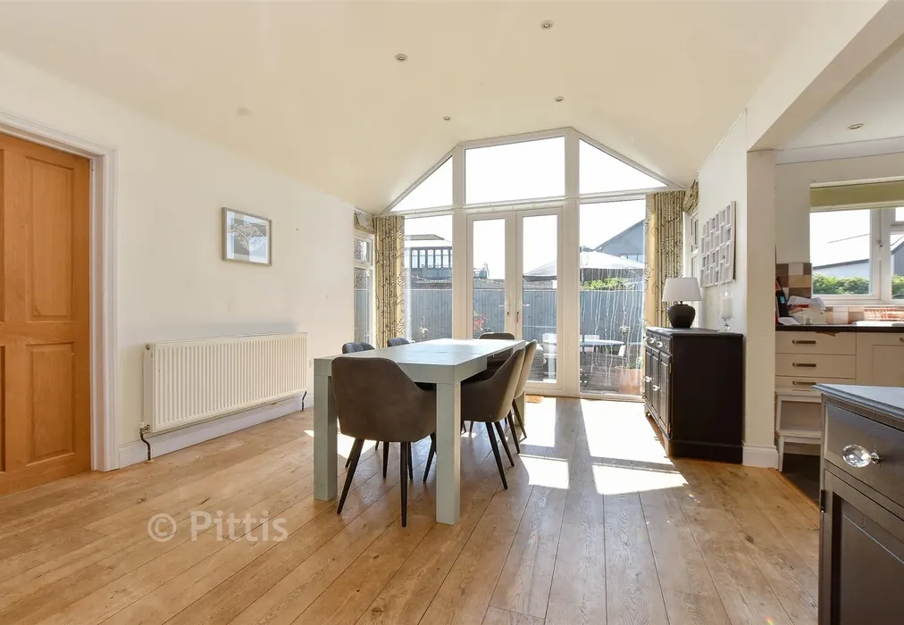 Dining Area - Yaverland Close, Sandown, Isle of Wight - Wards of Kent
