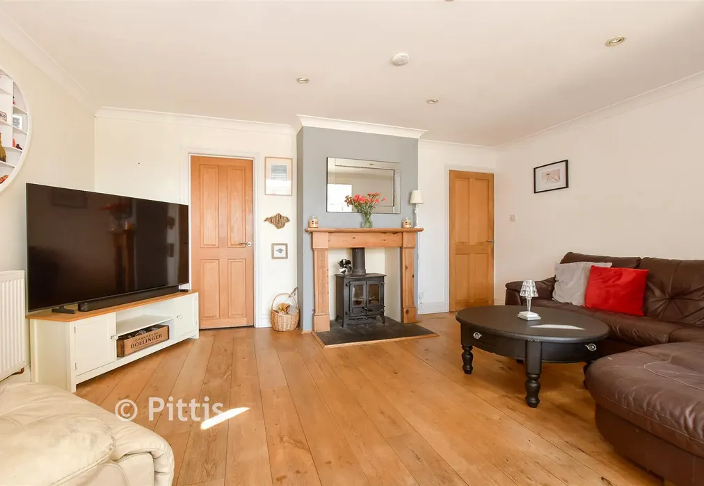 Lounge - Yaverland Close, Sandown, Isle of Wight - Wards of Kent