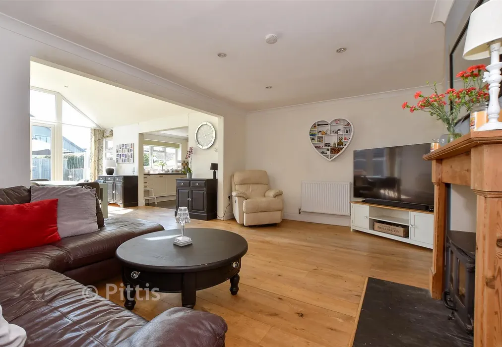 Lounge - Yaverland Close, Sandown, Isle of Wight - Wards of Kent