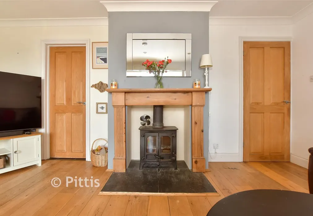 Internal Feature - Yaverland Close, Sandown, Isle of Wight - Wards of Kent