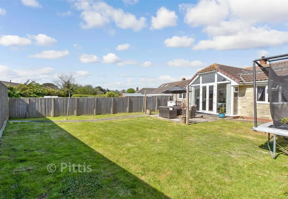 Rear Garden - Yaverland Close, Sandown, Isle of Wight - Wards of Kent