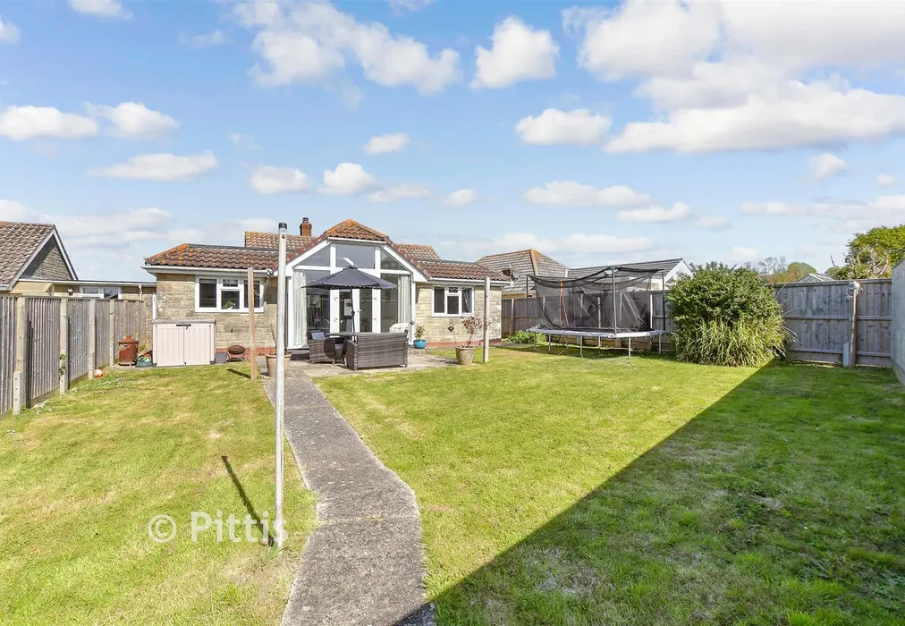 Rear Garden - Yaverland Close, Sandown, Isle of Wight - Wards of Kent