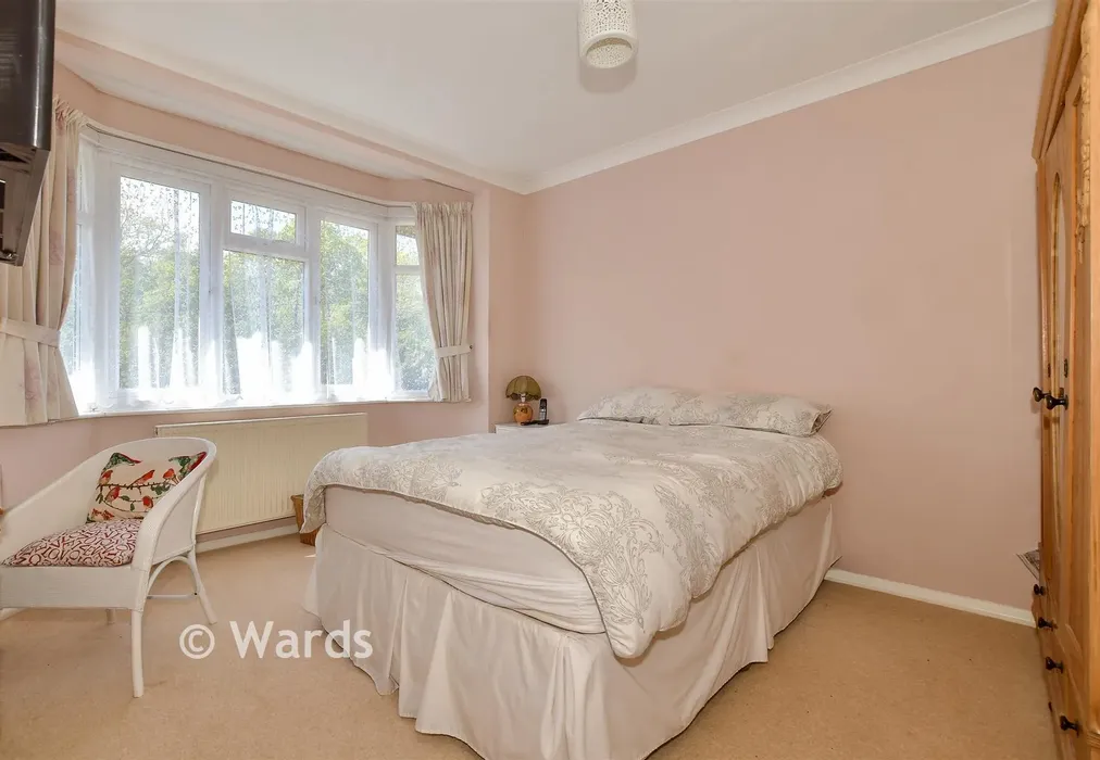 Side Garden - Herne Bay Road, Sturry, Canterbury, Kent - Wards of Kent