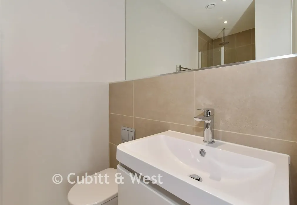 En Suite - Blakers Yard, Dial Post, West Sussex - Wards of Kent