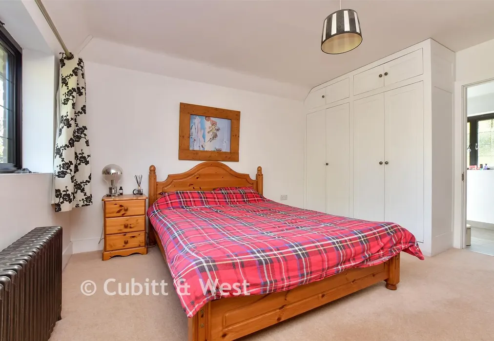 Bedroom 1 - Church Lane, Headley, Surrey - Wards of Kent