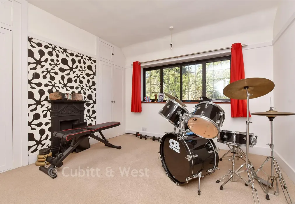 Bedroom 2 - Church Lane, Headley, Surrey - Wards of Kent