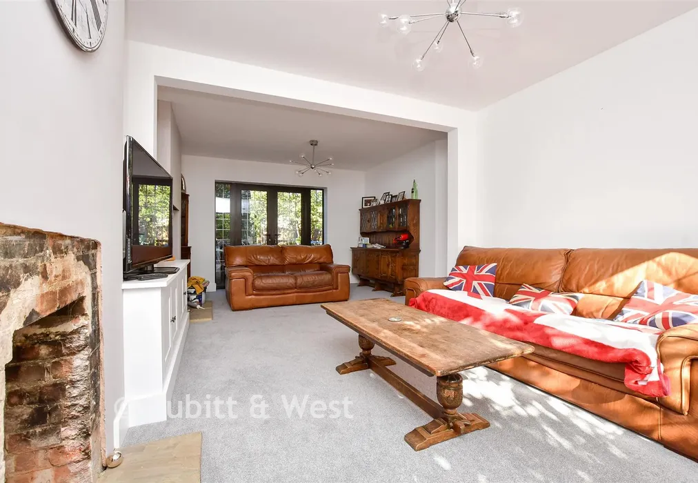 Lounge - Church Lane, Headley, Surrey - Wards of Kent