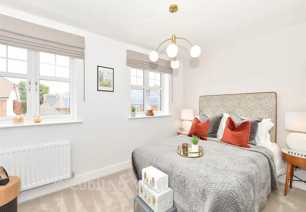 Bedroom 1 - Willowhurst, Temple Gate, Burgess Hill, West Sussex - Wards of Kent
