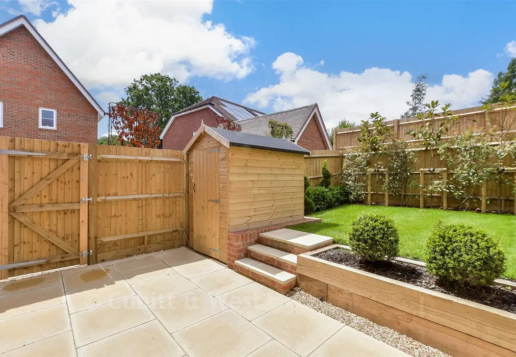 Garden - Willowhurst, Temple Gate, Burgess Hill, West Sussex - Wards of Kent