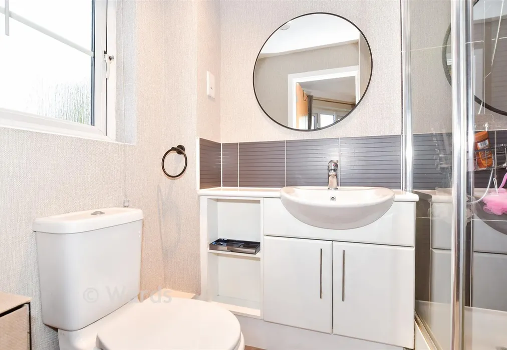 En-Suite Shower Room - Ingram Close, Larkfield, Aylesford, Kent - Wards of Kent