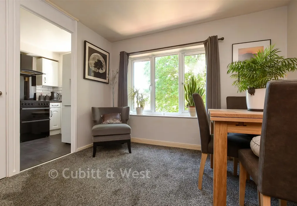 Lounge/Diner - Willow Close, Beare Green, Surrey - Wards of Kent