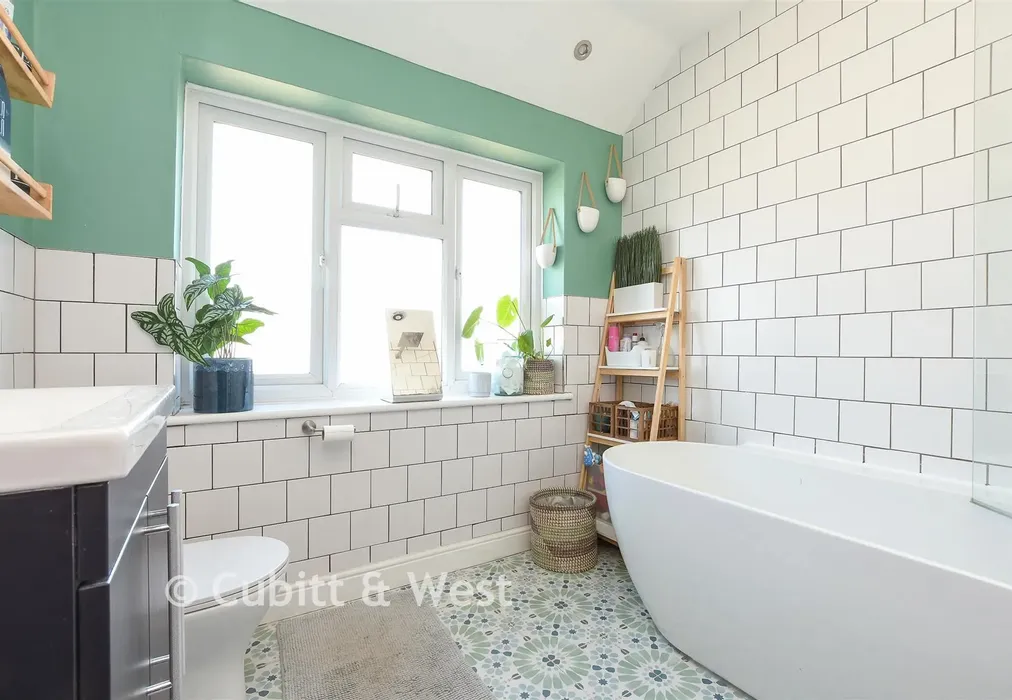 Luxury Bathroom - Sandcross Lane, Reigate, Surrey - Wards of Kent