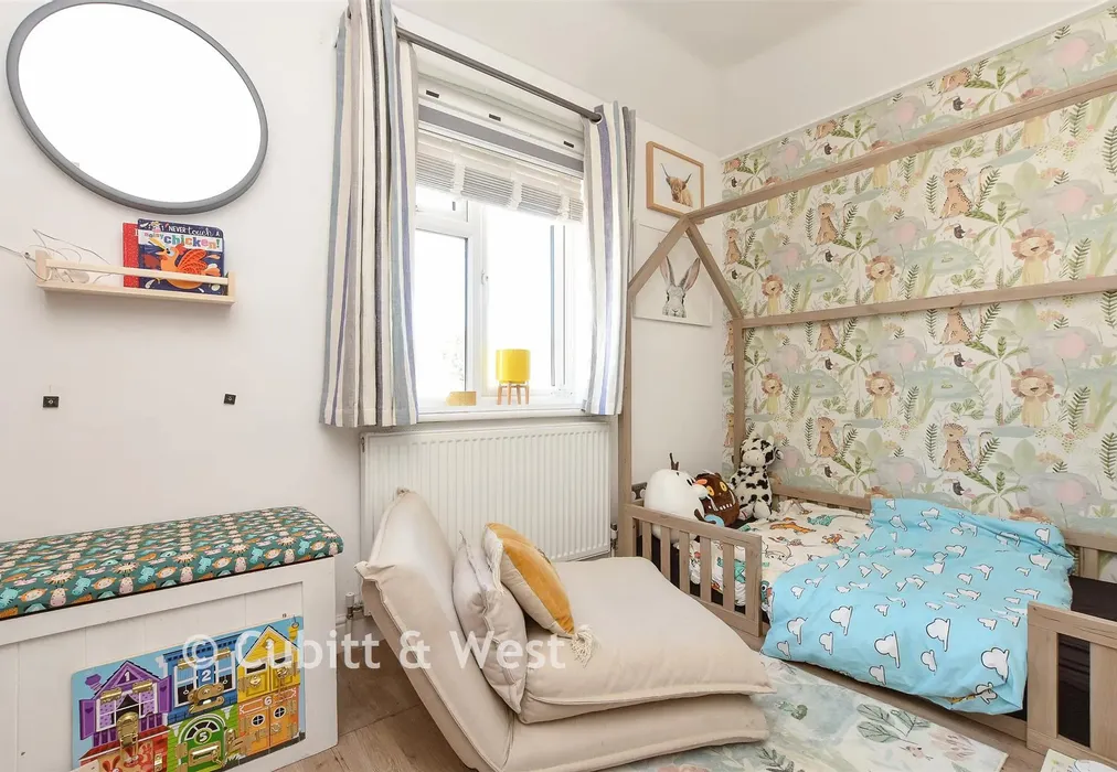 Bedroom 2 - Sandcross Lane, Reigate, Surrey - Wards of Kent