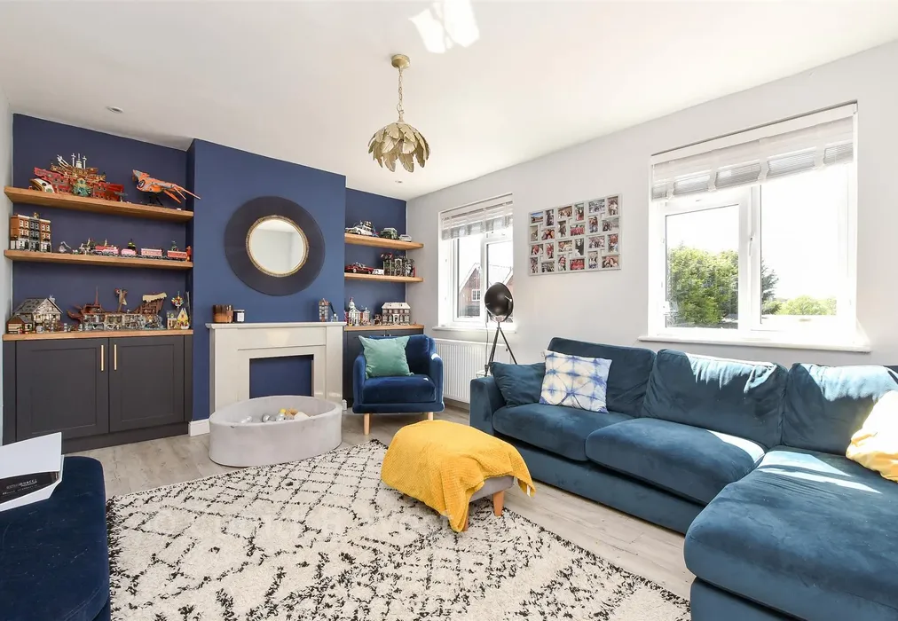 Lounge - Sandcross Lane, Reigate, Surrey - Wards of Kent