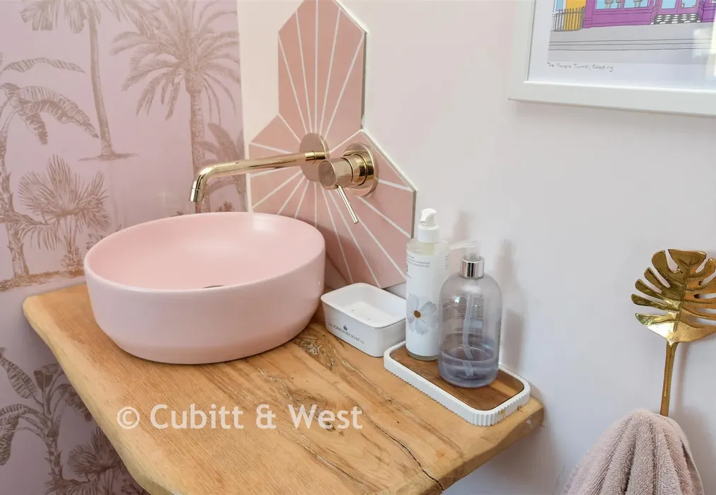 Internal Lifestyle Photograph - Sandcross Lane, Reigate, Surrey - Wards of Kent