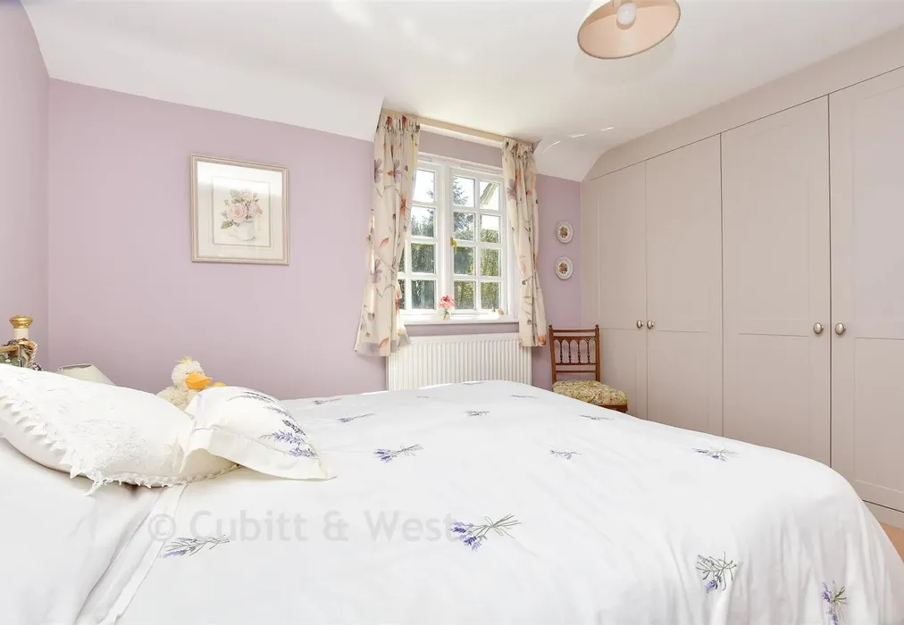 Bedroom 1 - Wheelwright Court,Stane Street, Ockley, Surrey - Wards of Kent