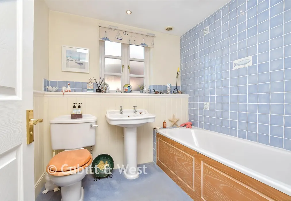 Bathroom - Wheelwright Court,Stane Street, Ockley, Surrey - Wards of Kent