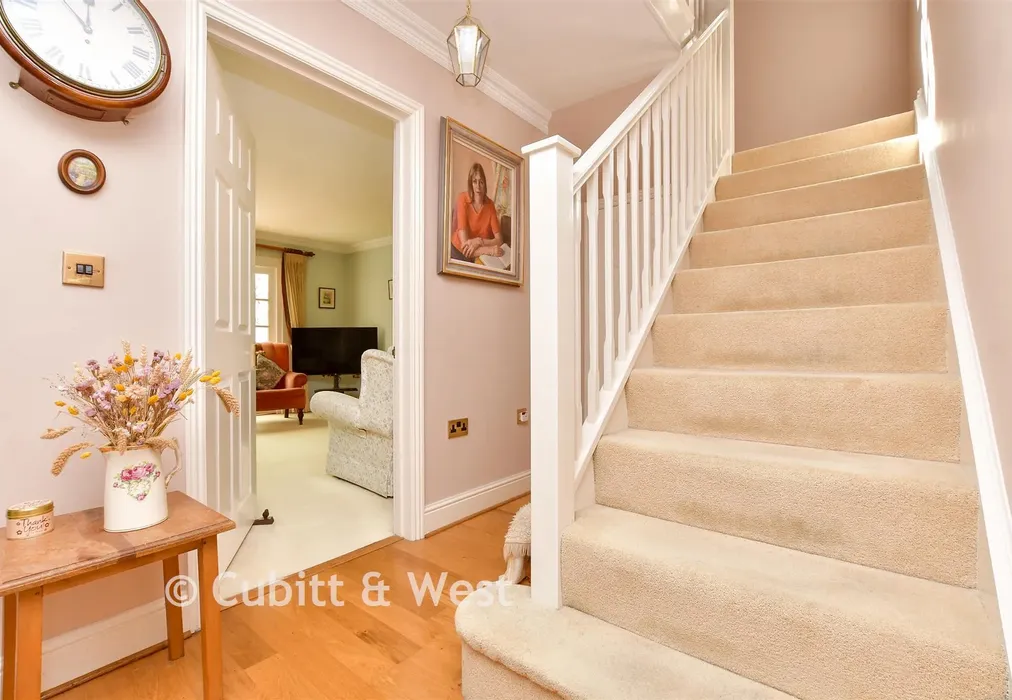 Entrance Hall - Wheelwright Court,Stane Street, Ockley, Surrey - Wards of Kent