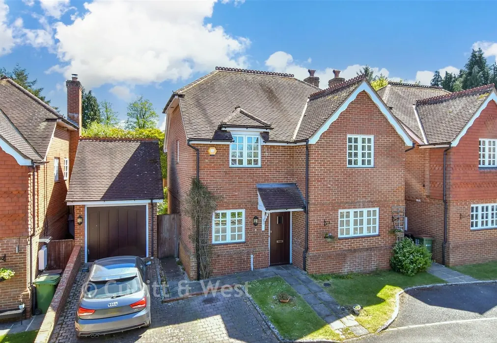 Front (Web) - Wheelwright Court,Stane Street, Ockley, Surrey - Wards of Kent