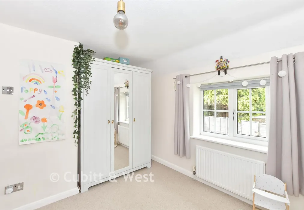 Bedroom 2 - Crawley Road, Horsham, West Sussex - Wards of Kent