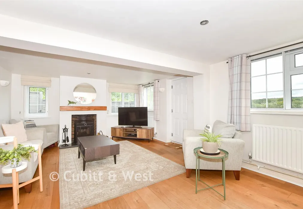 Lounge - Crawley Road, Horsham, West Sussex - Wards of Kent