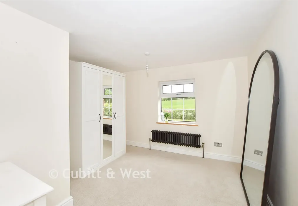 Bedroom 4 - Crawley Road, Horsham, West Sussex - Wards of Kent