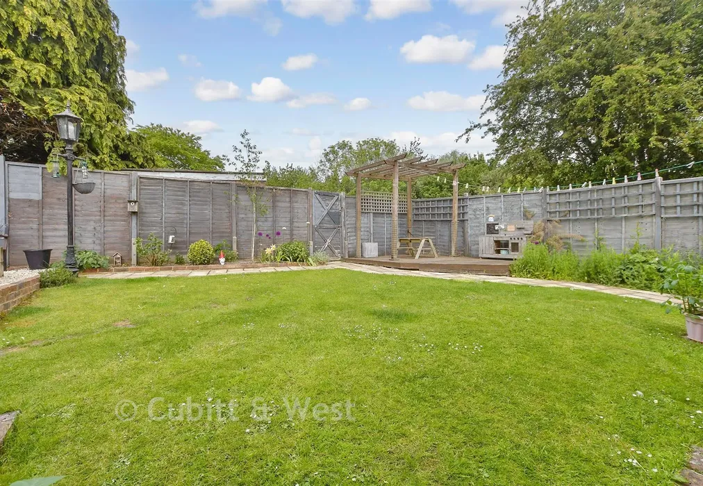 Rear Garden - Crawley Road, Horsham, West Sussex - Wards of Kent
