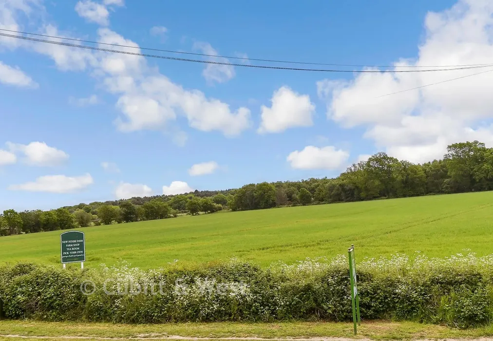Views To Front - Crawley Road, Horsham, West Sussex - Wards of Kent