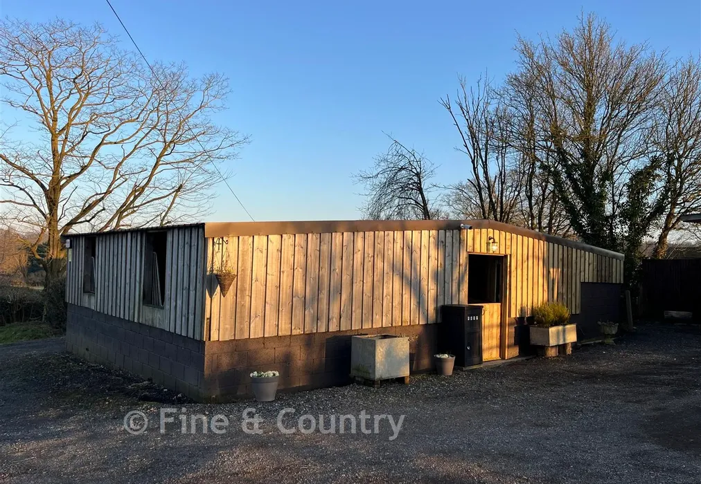 External - Moat Lane, Sedlescombe, East Sussex - Wards of Kent