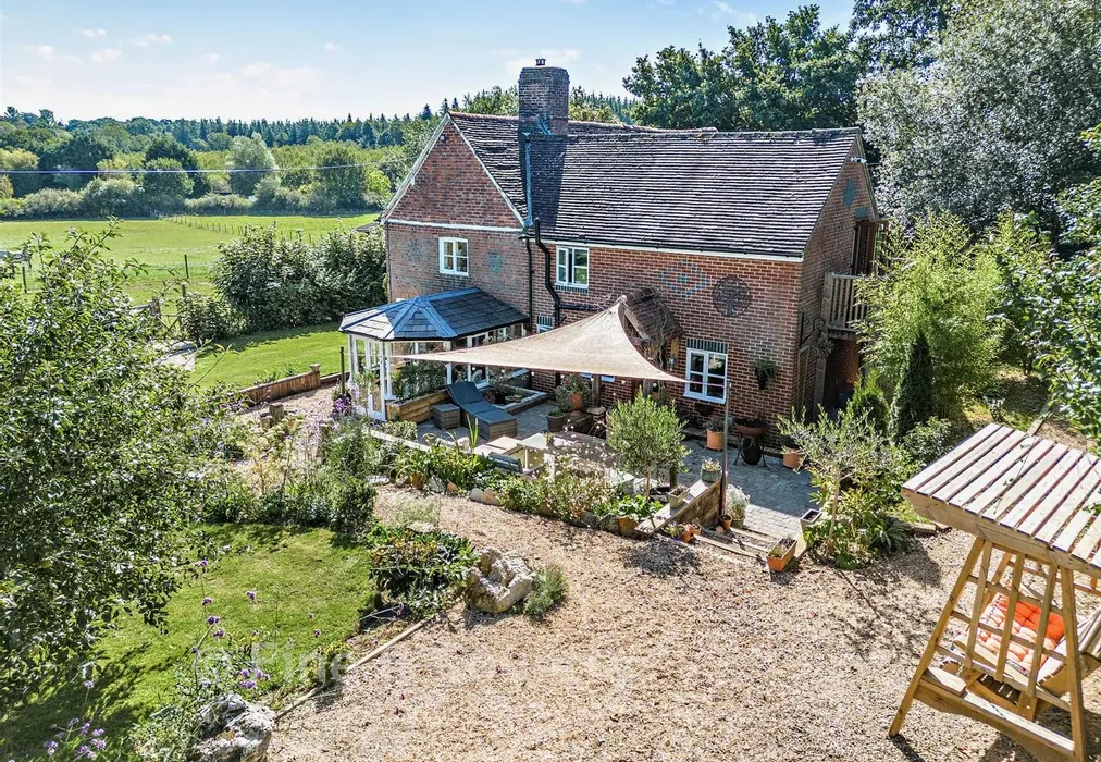 External - Moat Lane, Sedlescombe, East Sussex - Wards of Kent